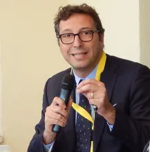 Profile picture for user rh